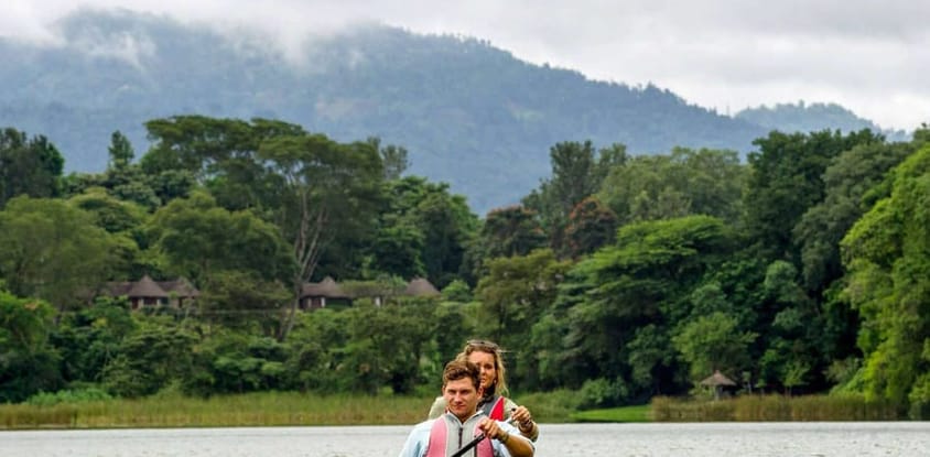 Lake duluti day trip – canoing & hiking