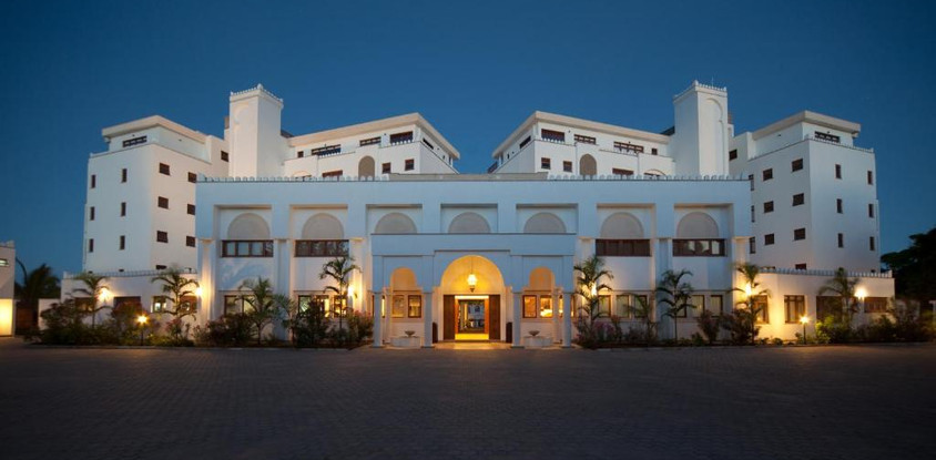 Lantana galu beach