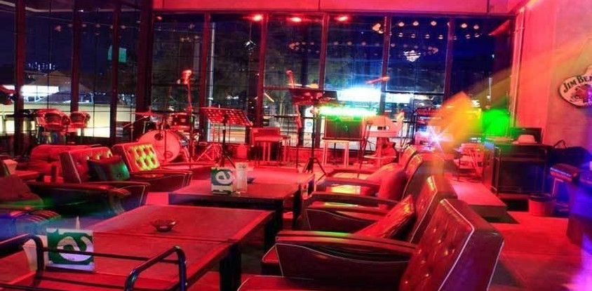 Le Bla bla Bar