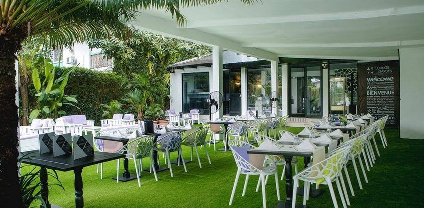 Lounge N Garden