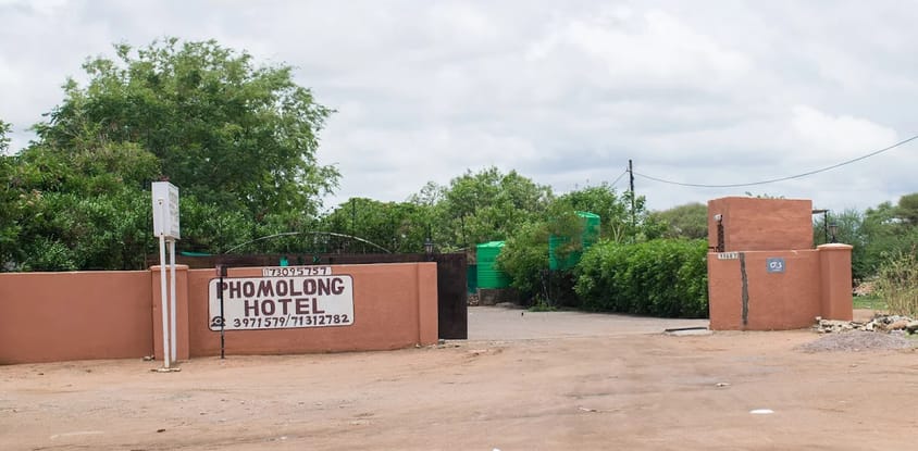 Phomolong Hotel
