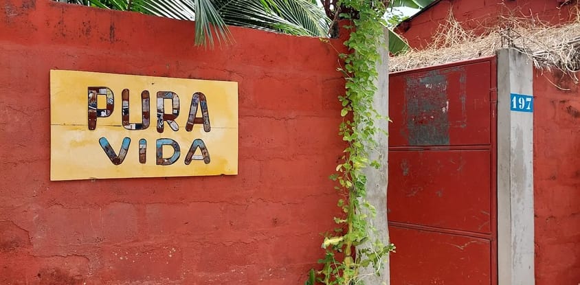 Pura Vida Café