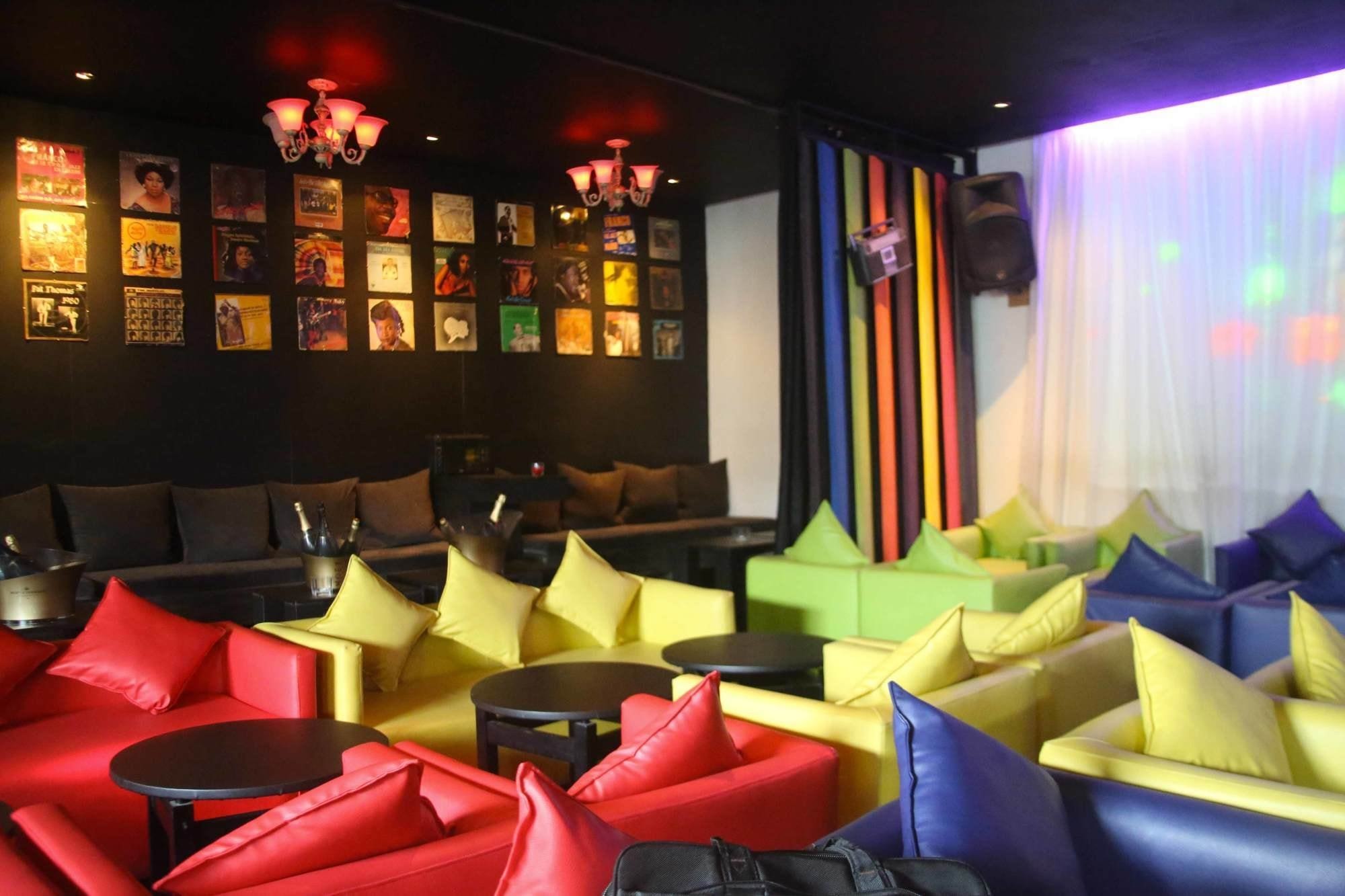 HollywoodBoulevard-tripinafrica.jpg