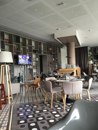 bazzart-lounge-9kDRkwydeY.jpg