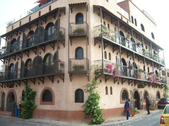 hotel-le-djoloff.jpg