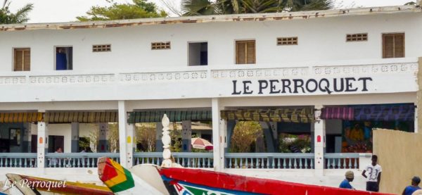 hotel-restaurant-le-perroquet.jpg