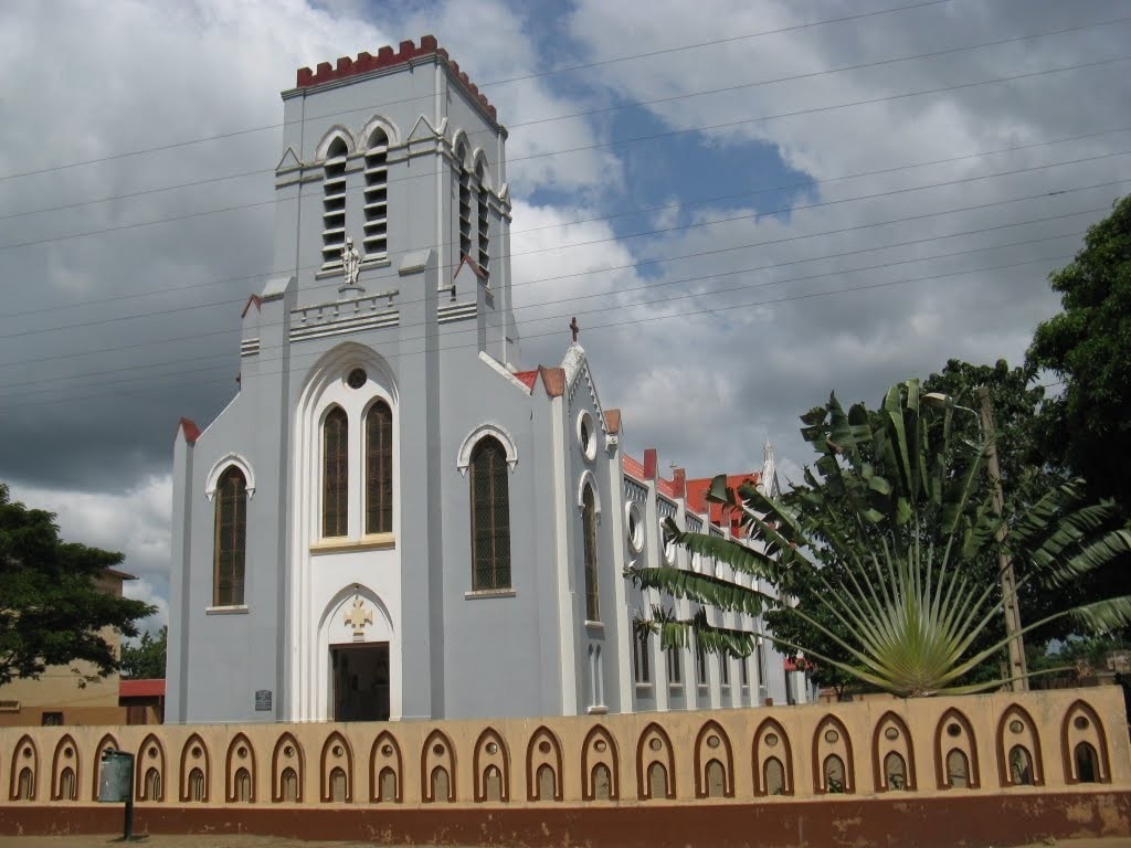 la_basilique_de_l_immaculee_conception-nf34x.jpg