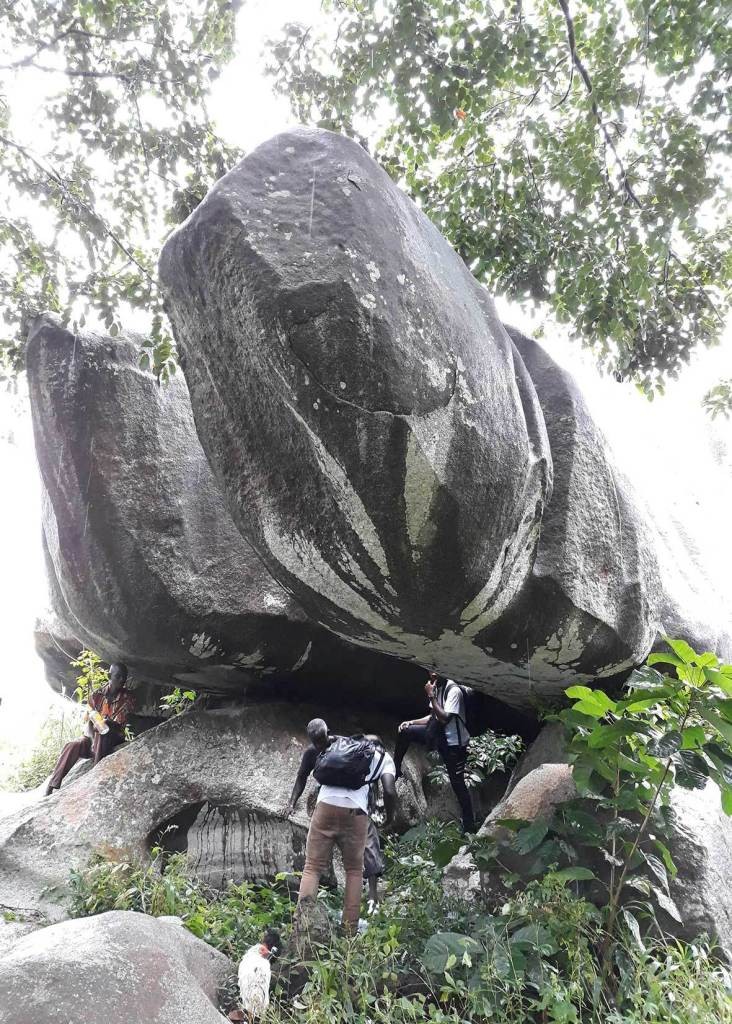 Visitez le parc archéologique d’ahouakro, un pas dans le paléolithique ...